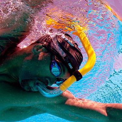 Tuba frontal nage libre Finis