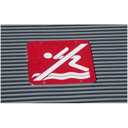 Panneau signalétique intégré au caillebotis